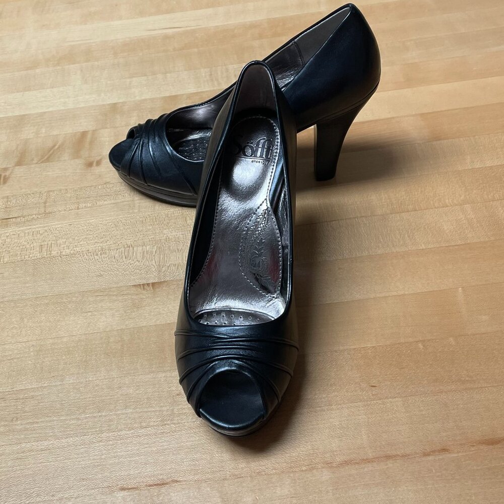 Sofft Open Toe Black Leather Heels Size 7 medium New with Box